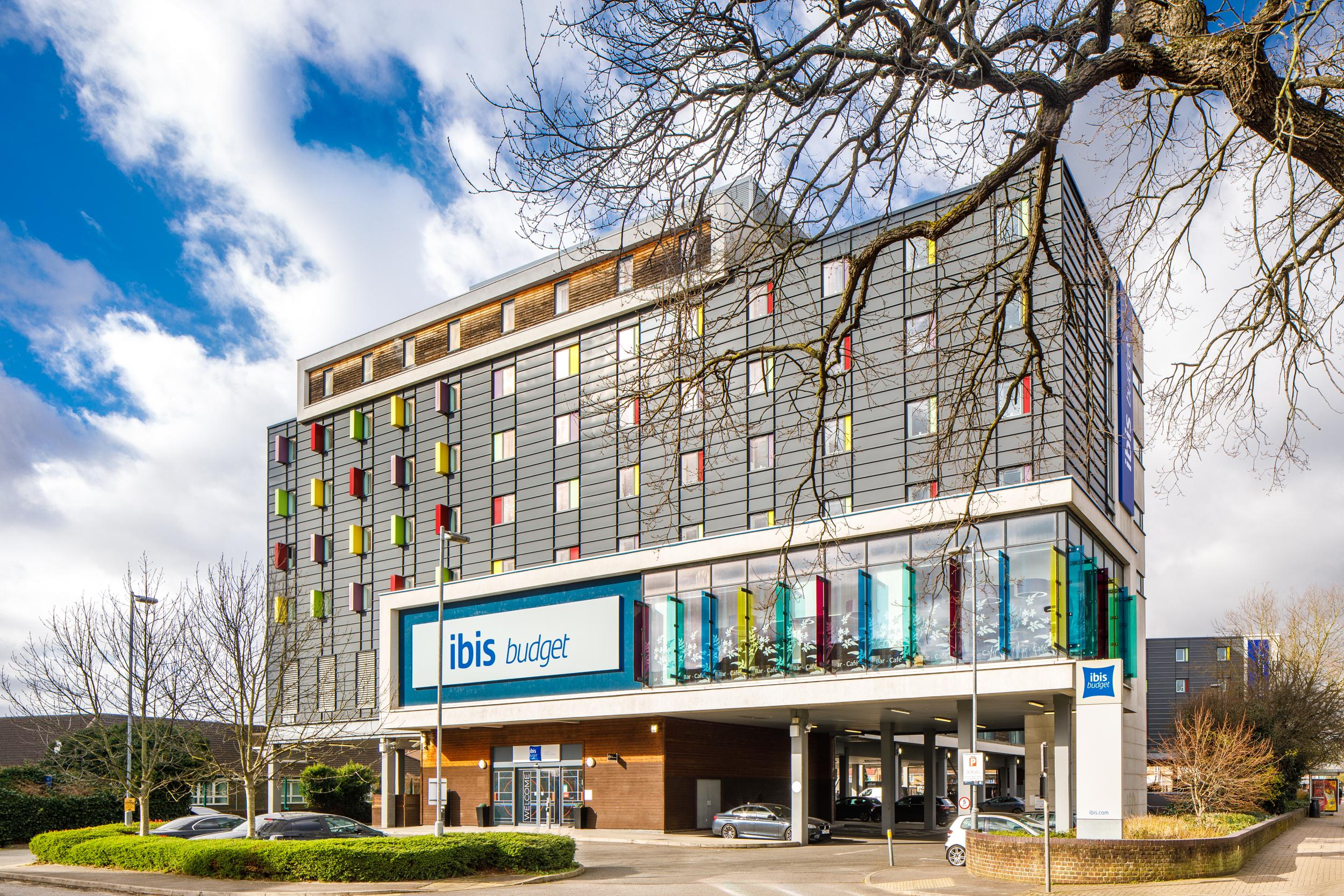 Ibis Budget London Heathrow Central Cranford Eksteriør billede