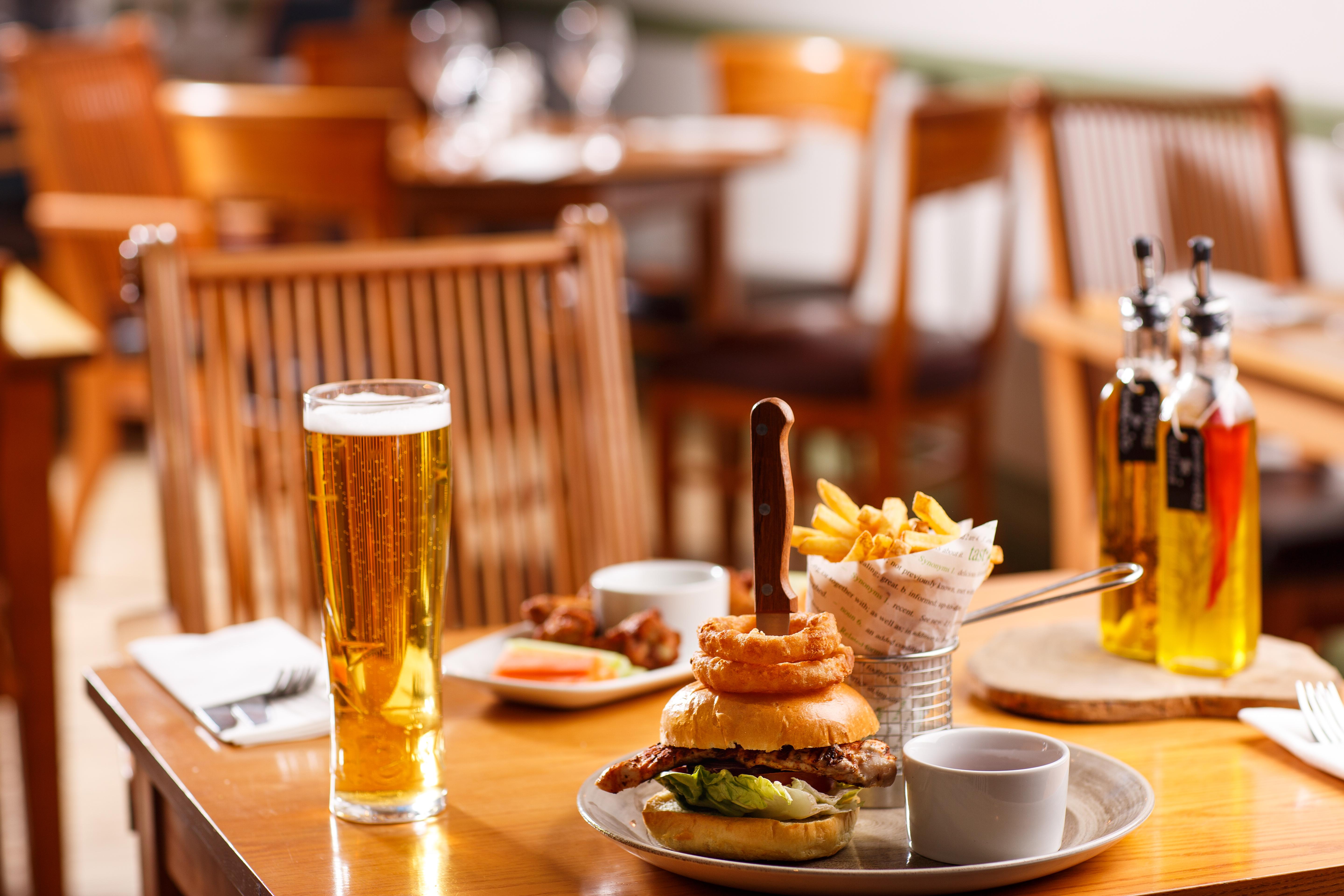 Ibis Budget London Heathrow Central Cranford Eksteriør billede